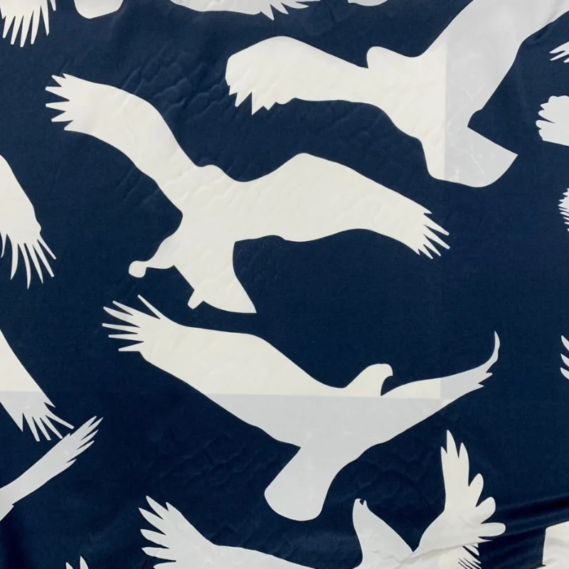 

Ткань из 100% тутового шелка, 1 метр, креповая шелковая ткань 16 momme, темно-синяя, с принтом больших птиц, ширина 140 см, 55 дюймов, по дворам JX138