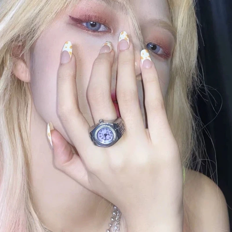 In Stock Watch For Men And Women, Versatile For Couples, Simple, Fashionable, Retro, Creative Finger Ring Watch Ornament Gift