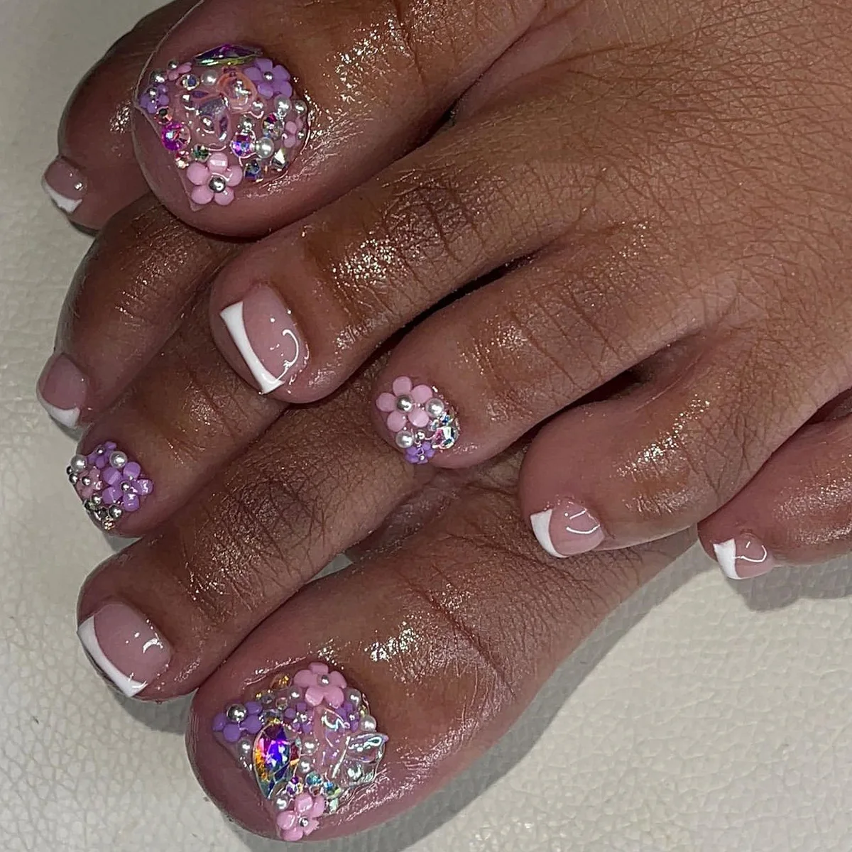 

24Pcs Toe Press on Nails - Purple & White Floral Design with Multi-Color Glitter Diamonds and White Border