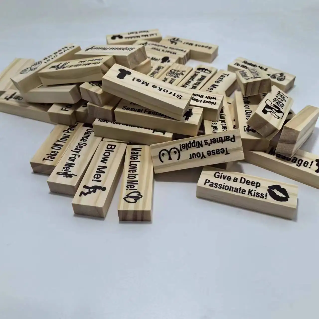 48 ชิ้นเกมสําหรับผู้ใหญ่ Sex Block วาเลนไทน์ Tumbling ไม้ Tower วันที่ Night ลูกเต๋าสําหรับเขาเธอ Building Blocks สําหรับคู่