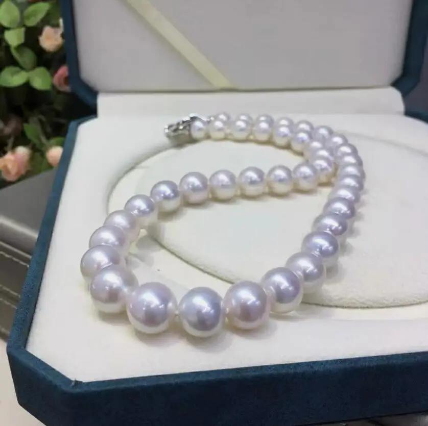 

Великолепное ожерелье из круглых белых жемчужин Южного моря диаметром 9-11 мм, длина 17,5 дюймов, 925s