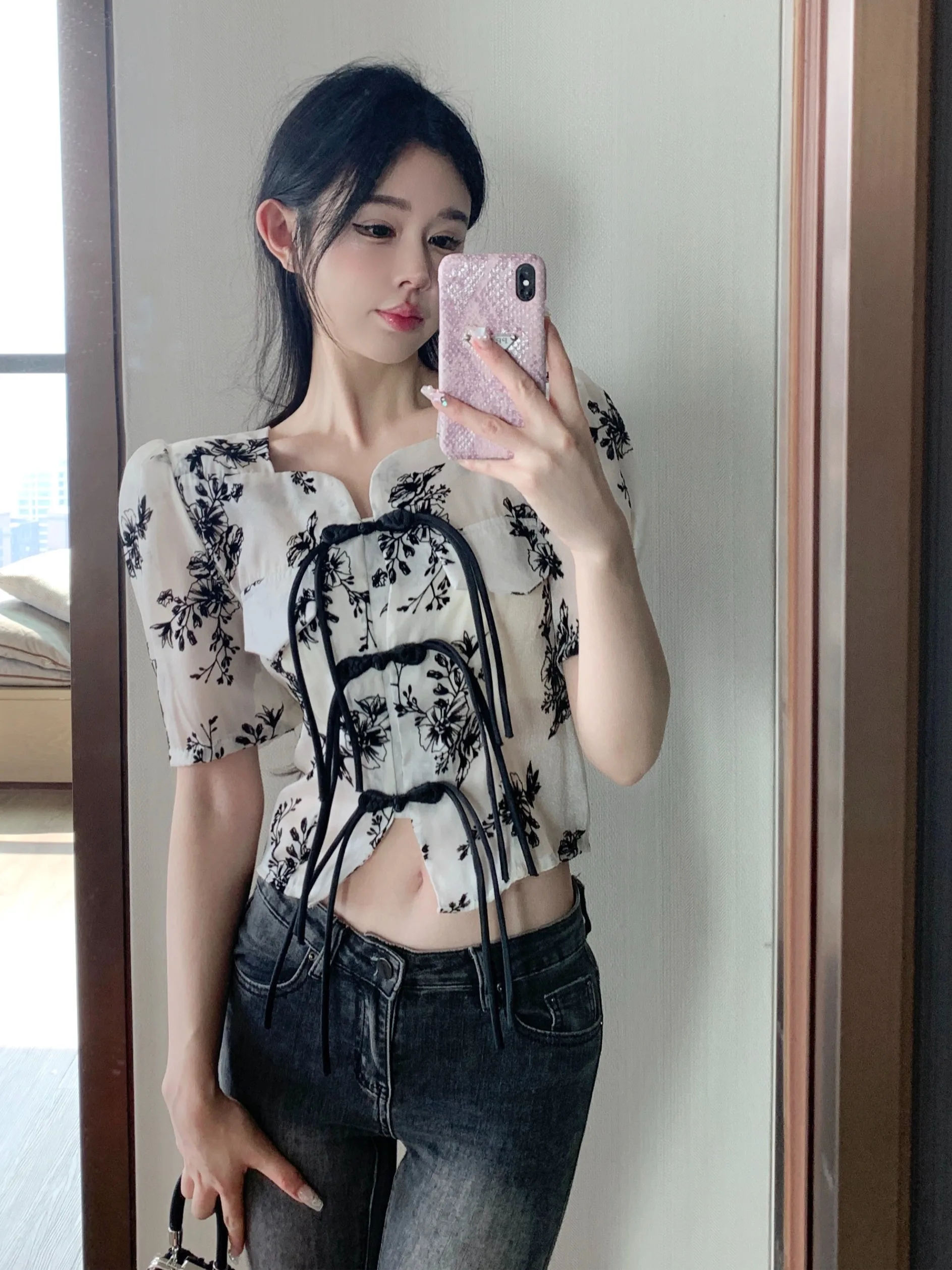 

New Chinese Style National Spirit Short Sleeve Embroidered Shirt Women's Summer Fashion Design Sensation Small Top