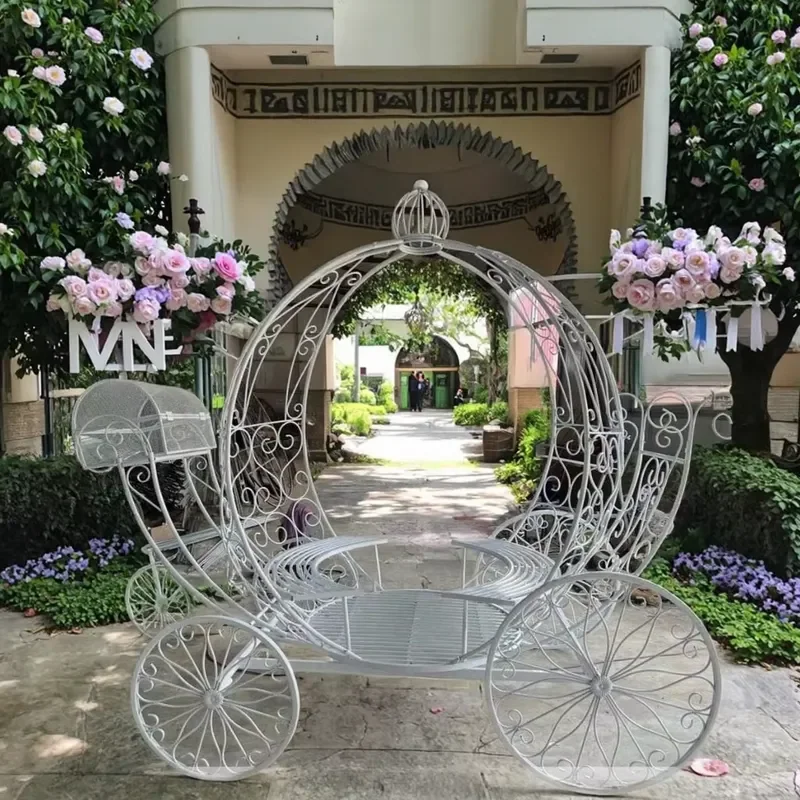 Customizable Large White Cinderella Carriage Royal Pumpkin Horse Cart Wedding Props Party Table Decoration Royal Pumpkin