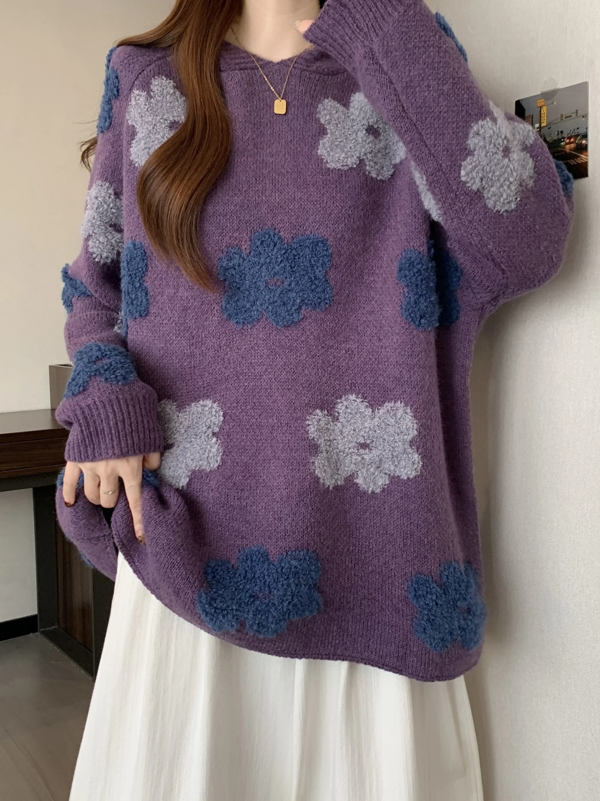 سترة نسائية على شكل زهرة أرجوانية لخريف 2025 جديدة Sle عصرية كسول وفريدة من نوعها ملابس خارجية ناعمة جميلة فضفاضة تناسب مستديرة Ne Long Sve