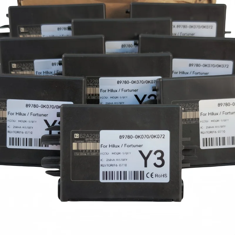 صندوق منع الحركة الأصلي Toyota 89780 Y3 Y4 Y8 مع شريحة 8A مبرمجة بالفعل التوصيل والتشغيل لسيارة Toyota Hilux Fortuner 2019 Flip