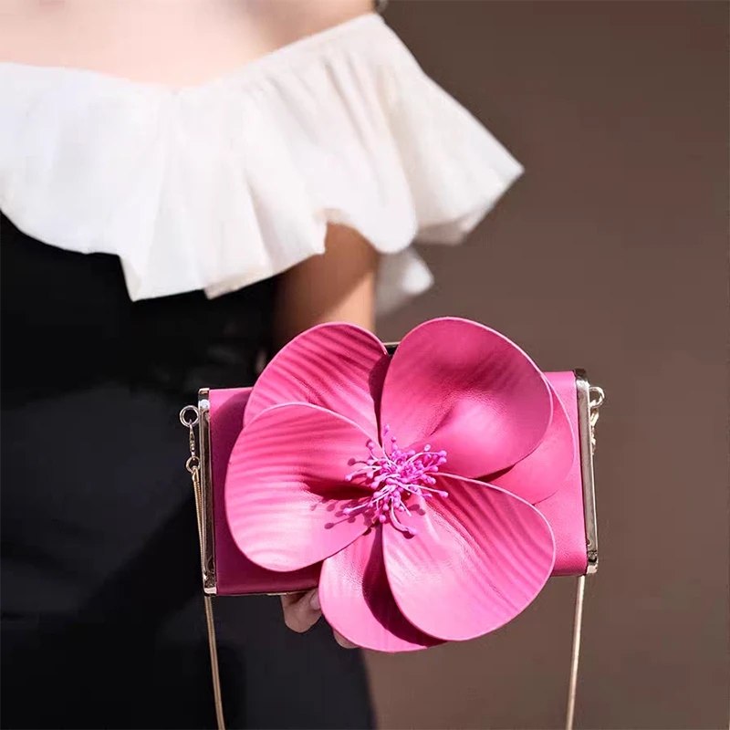 

Camellia Flower Petal Box Shaped Small Square Bag Stamen Clip Clutchbag Elegant Ladies Crossbody Bag Brand Banquet Evening Purse