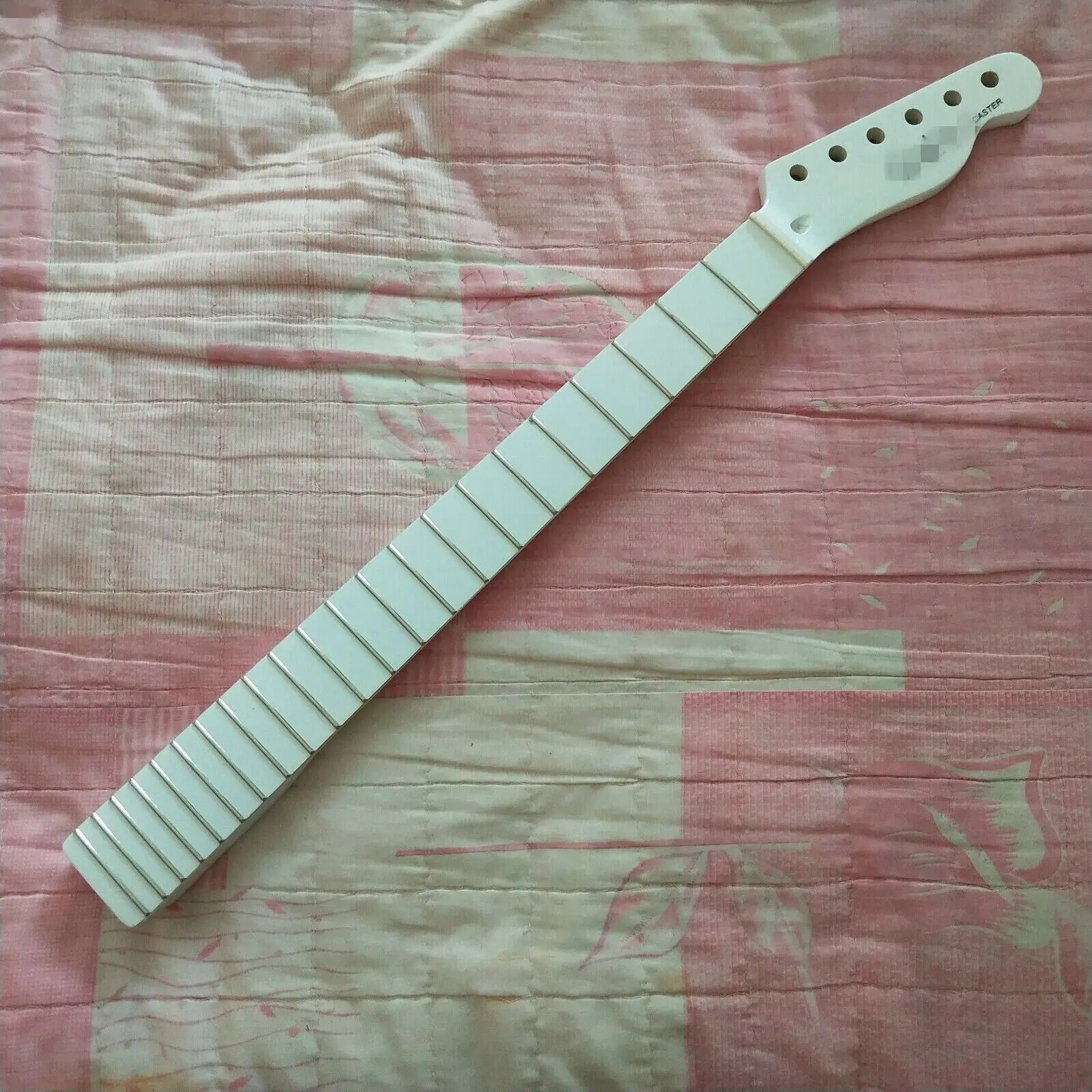 Gloss Maple Guitar neck 22 Fret 25.5 inches Maple Fretboard White Parts