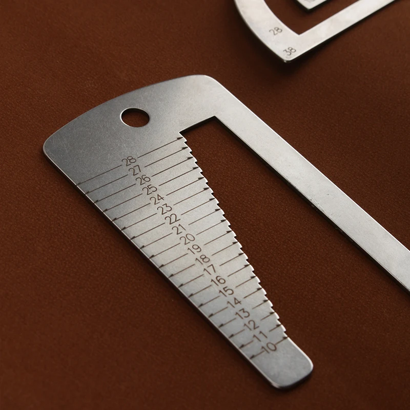Nattools Herramienta de medición de correa de reloj de acero inoxidable Plantilla de plantilla de medición de correa de reloj de cuero