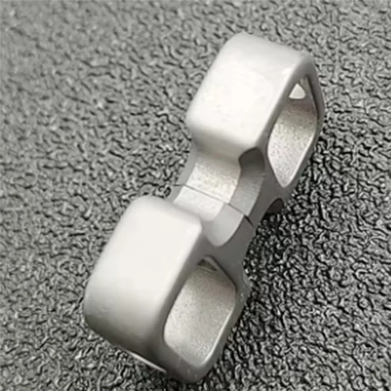 

ABDJ-Mini Titanium Alloy Rotating Keychain EDC Tools DIY Multifunctional Outdoor Car Keyring