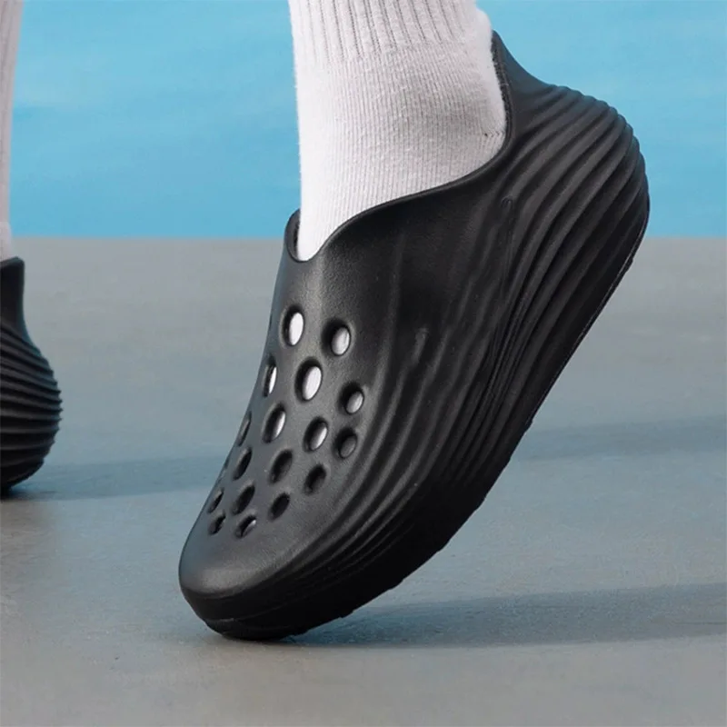 Zapatos de verano transfronterizos antideslizantes con agujeros para hombre, de suela gruesa, que aumentan la altura, a la moda, desodorantes y de suela suave.