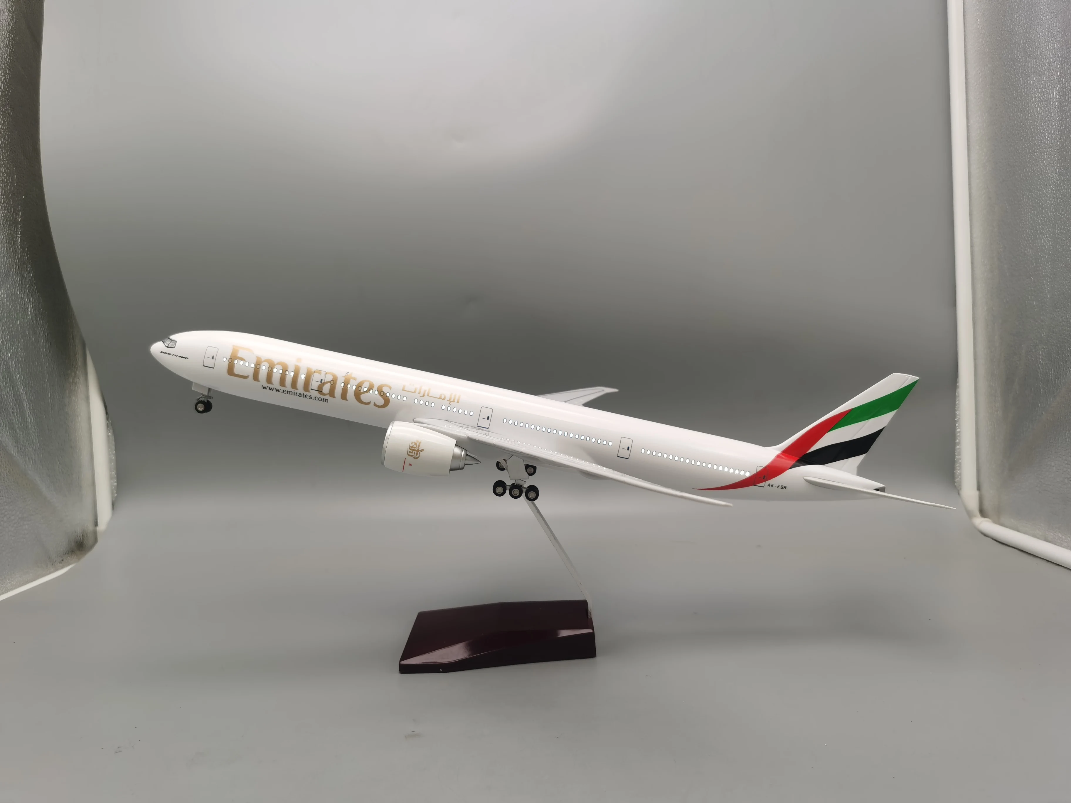 Airplane diecast 47CM 1/157 scale aircraft B777 UAE Airlines Model Resin Plane collectible miniatures Collected Gift By Aviation