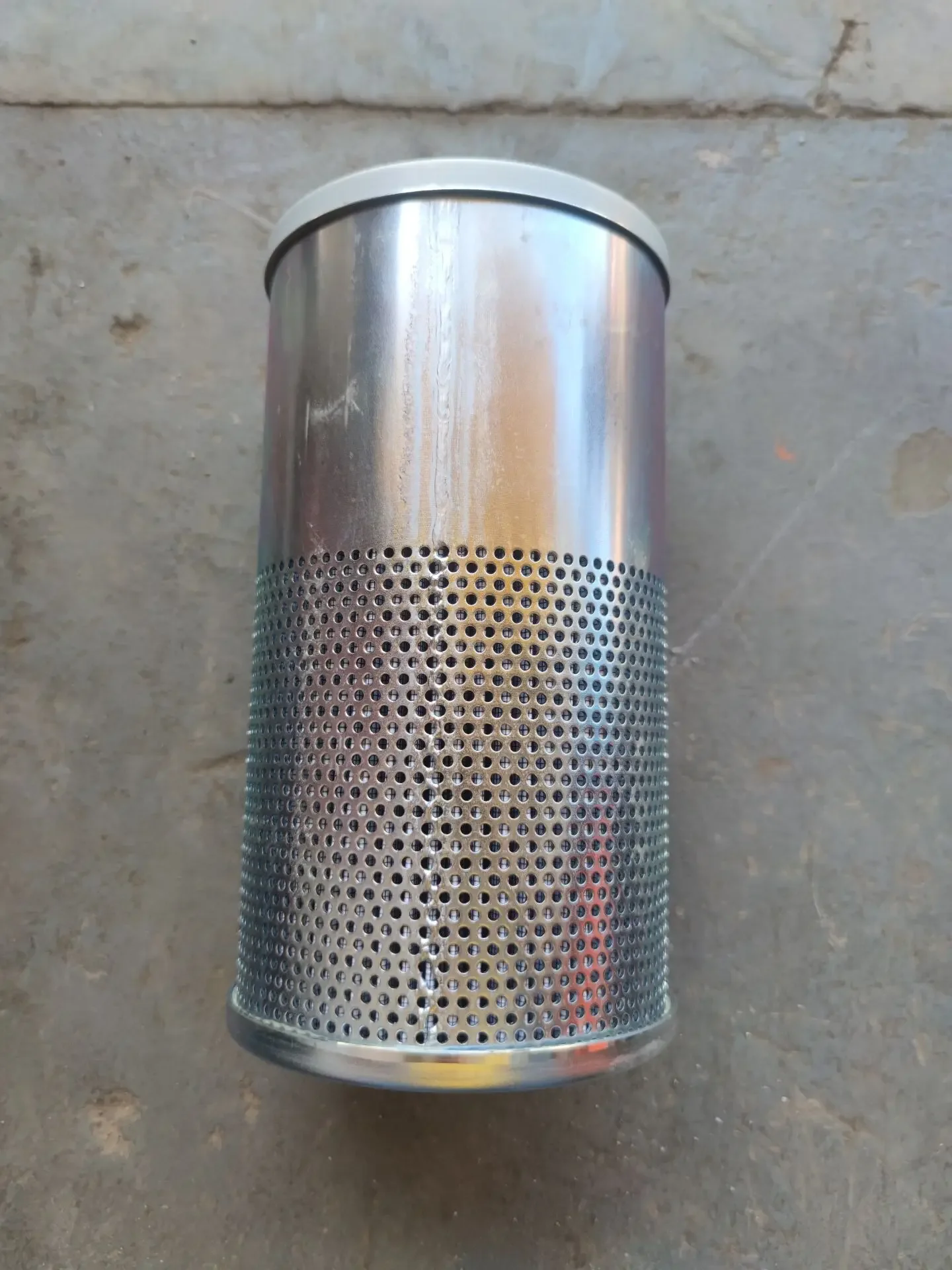 

Complete Machinery 75-9 Excavator Hydraulic Oil Tank Return Oil Filter Element Mesh Filter