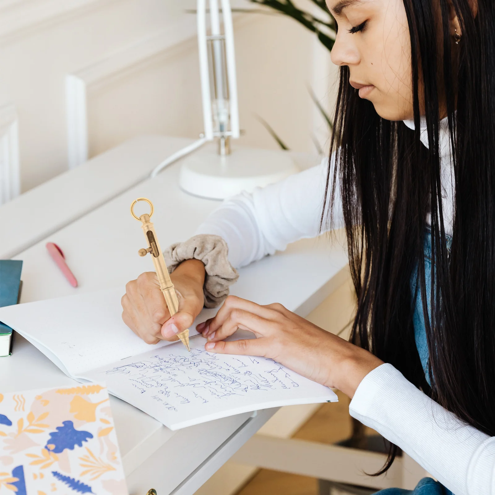 Vintage Brass Signature Pen Elegant Design Gel Ink Pen for Writing Drawing Sketching Office School Creative Practical