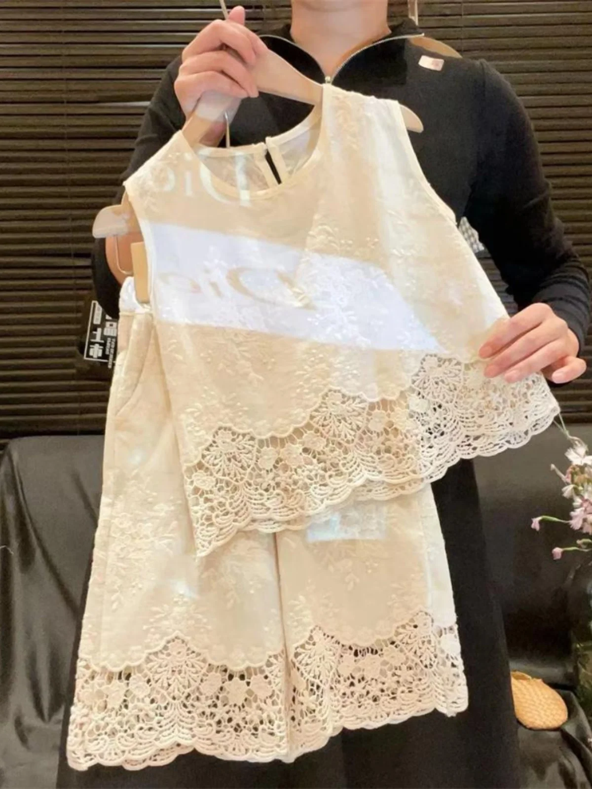 

Хлопковые широкие брюки с кружевной отделкой для девочек, комплект из двух предметов, лето 2024, новый китайский наряд для маленьких девочек