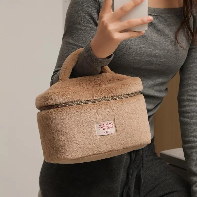 

Мягкие плюшевые косметички большой емкости для женщин, органайзер для ежедневной косметики, простая стильная сумка-тоут, дорожная косметичка