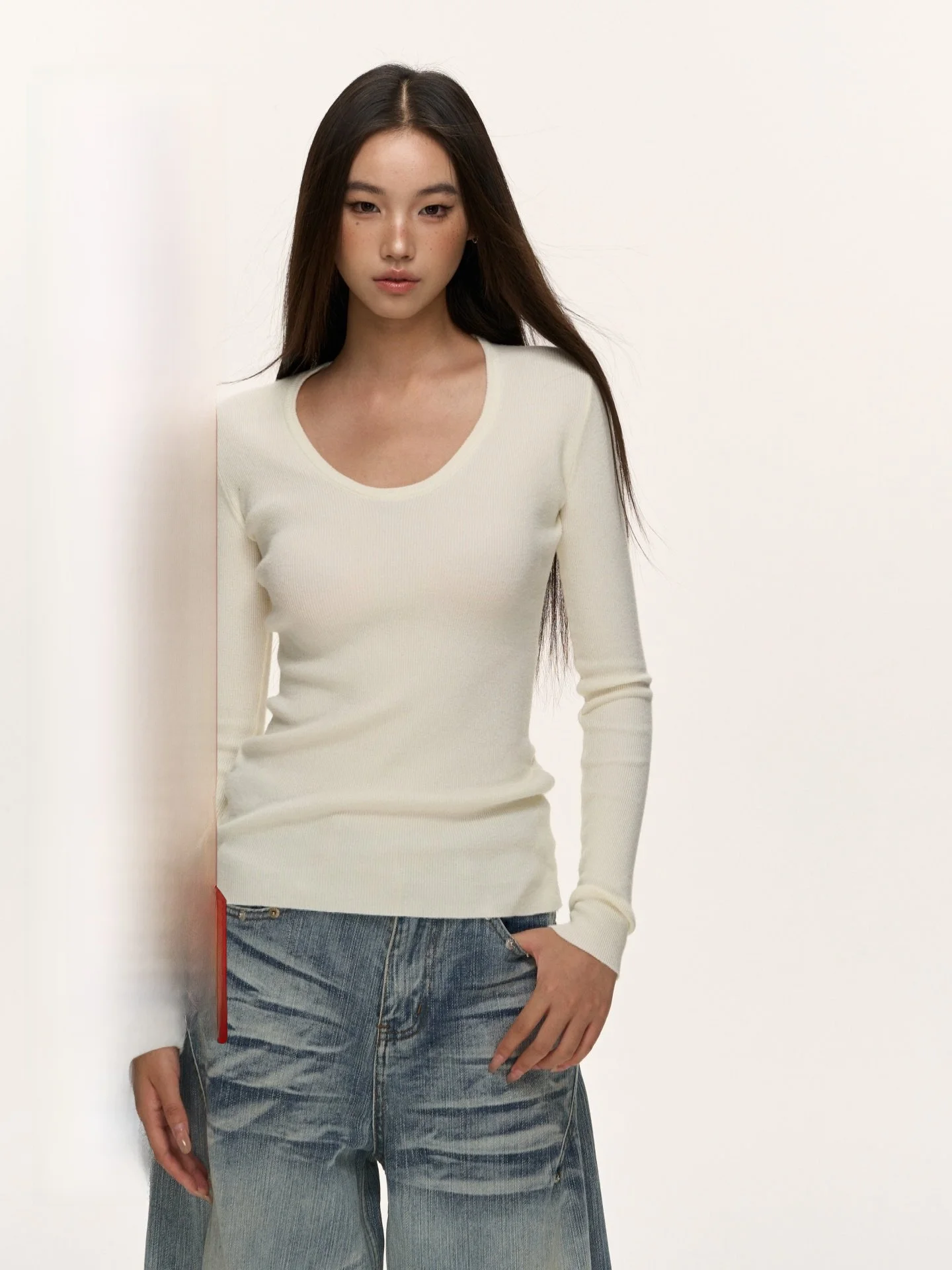 

Женская облегающая трикотажная футболка Nova B с длинным рукавом, круглым вырезом, базовая модель, повседневный топ для ранней осени, модная.