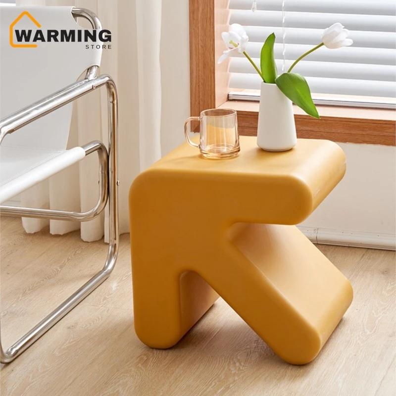 Warming 2025 New Fashion Modern Simple Arrow Stool Creative Plastic Small Love Stool Fitting Room Door Shoe Stool Rest Stool