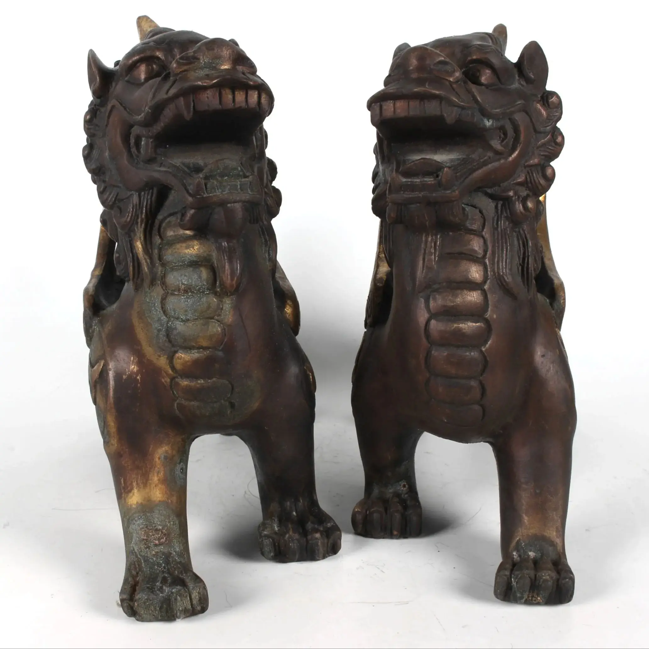 

A pair of Chinese Folk Collection handmade pure copper gilded lion statues Home Decoration Ornaments Exhibits