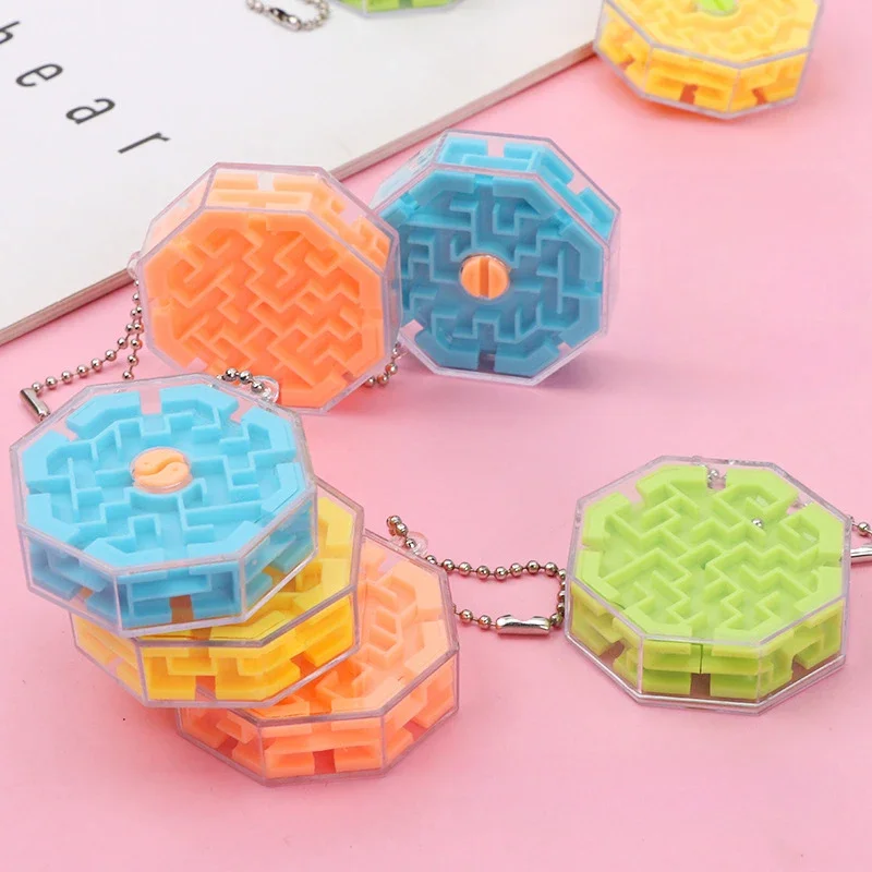 1pcs Ten-sided Three-dimensional Maze Creative 3D Rolling Beads with Keychain Children's Birthday Kindergarten Party Gifts