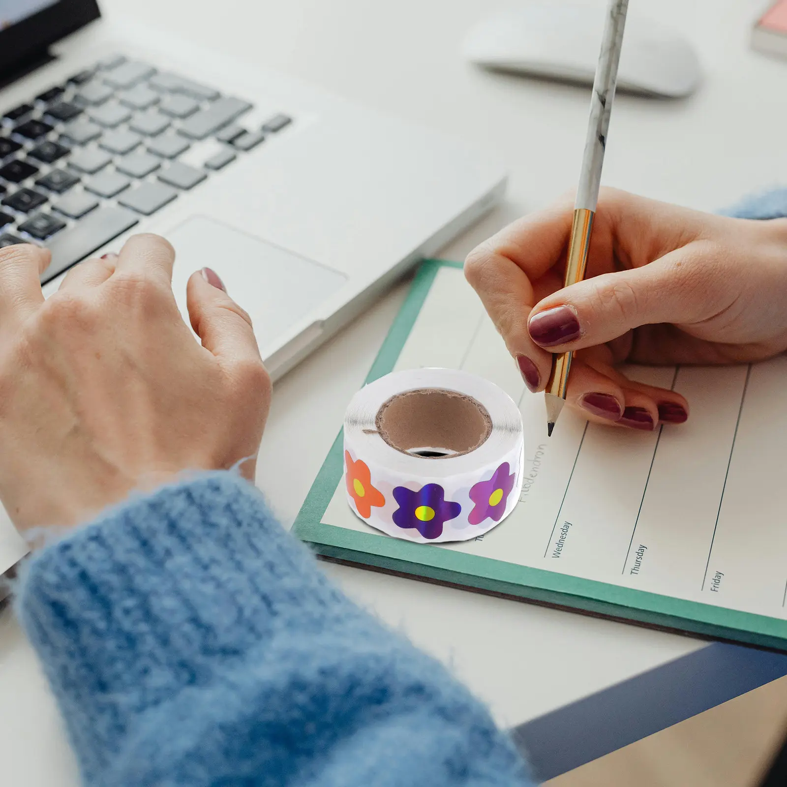 

3 рулона голографических лазерных наклеек с цветочным дизайном для студентов, самоклеящиеся, водонепроницаемые, для журналов и конвертов