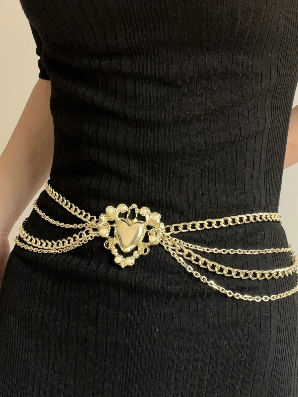 

Golden Heart MultiLayer Waist Chain Women's Style Belt Accessory for Dresses Decorative Chain Waistband Tassel