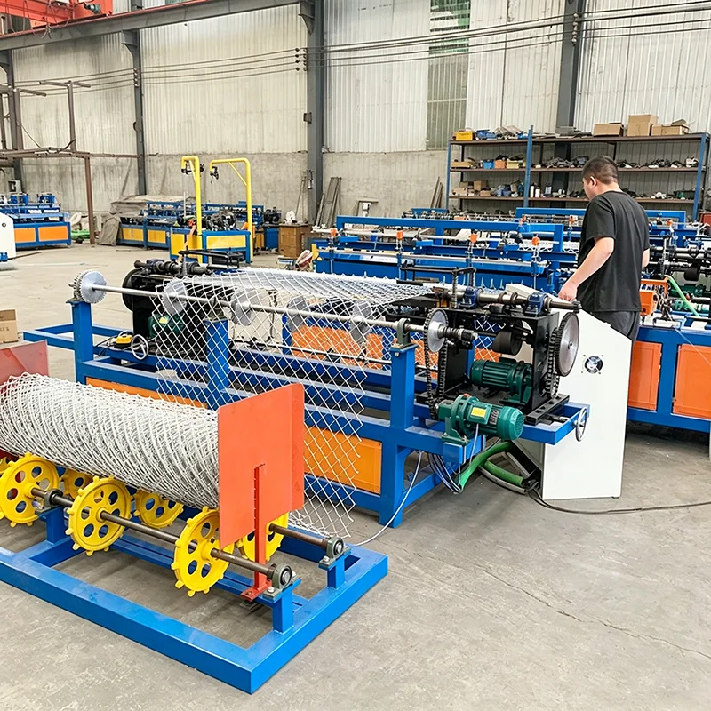 Customized Full Automatic Wire Mesh Making Machine Automatic Wire Mesh Making Machine for Animal Cage and Protective Fence