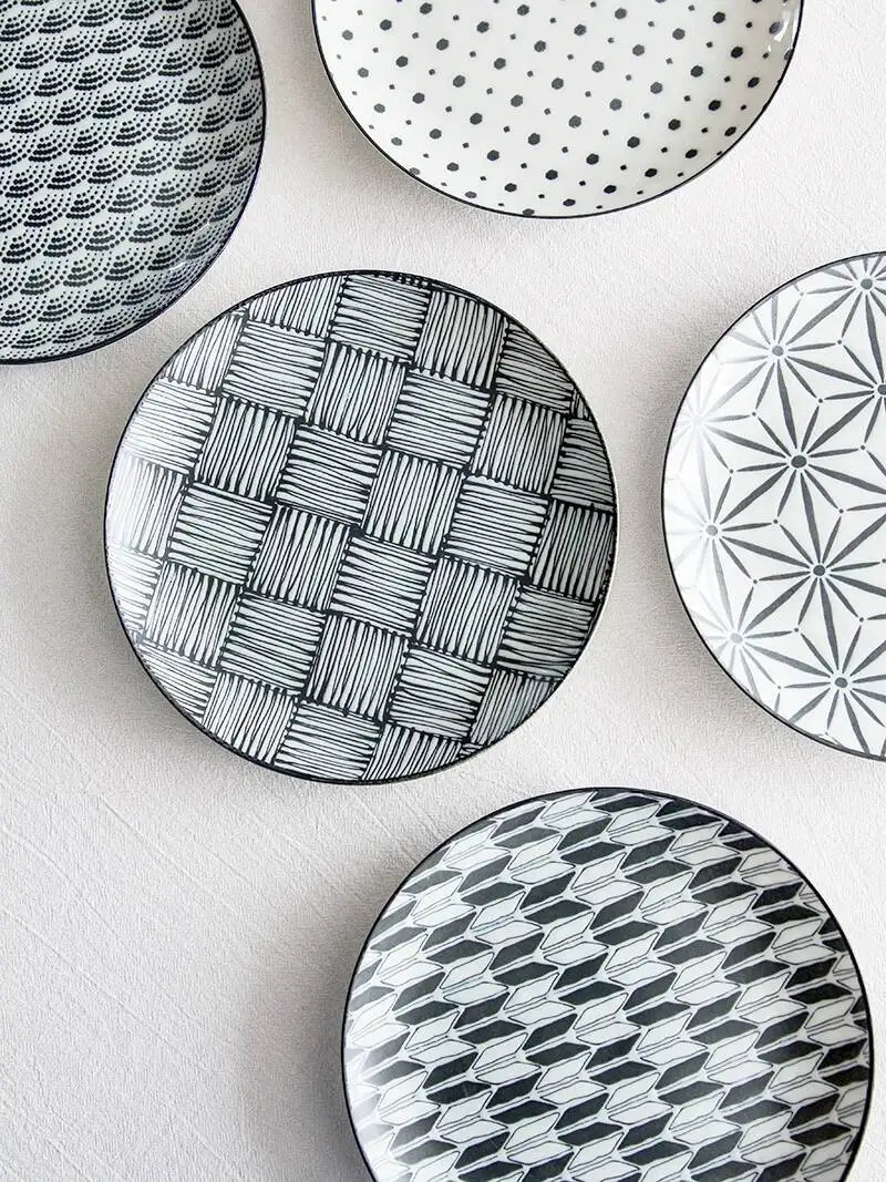 In Stock Japanese Imported Mino Ware Black And White Minimalist Ceramic Round Dish For Home Use Ins Style Large Flat Plate