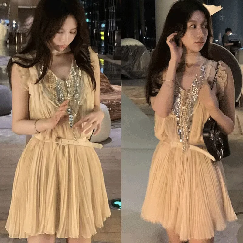 

Летнее женское платье ручной работы с богатой вышивкой, романтичное, с V-образным вырезом, коротким рукавом и плиссированной юбкой А-силуэта