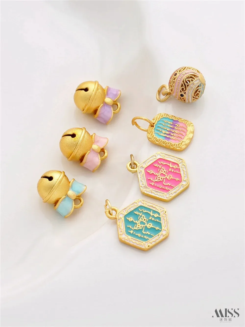 

18K Gold Color Preservation Matte Gold Drip Oil Bow Bell Pendant DIY Handmade Bracelet Necklace Pendant Accessories