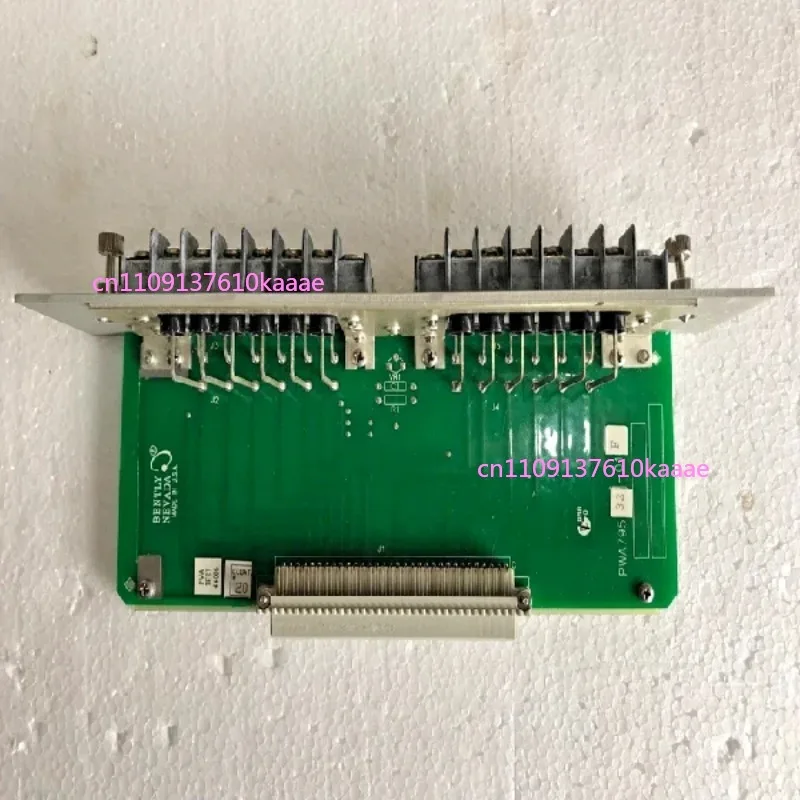 82368-01 Relais Boa…