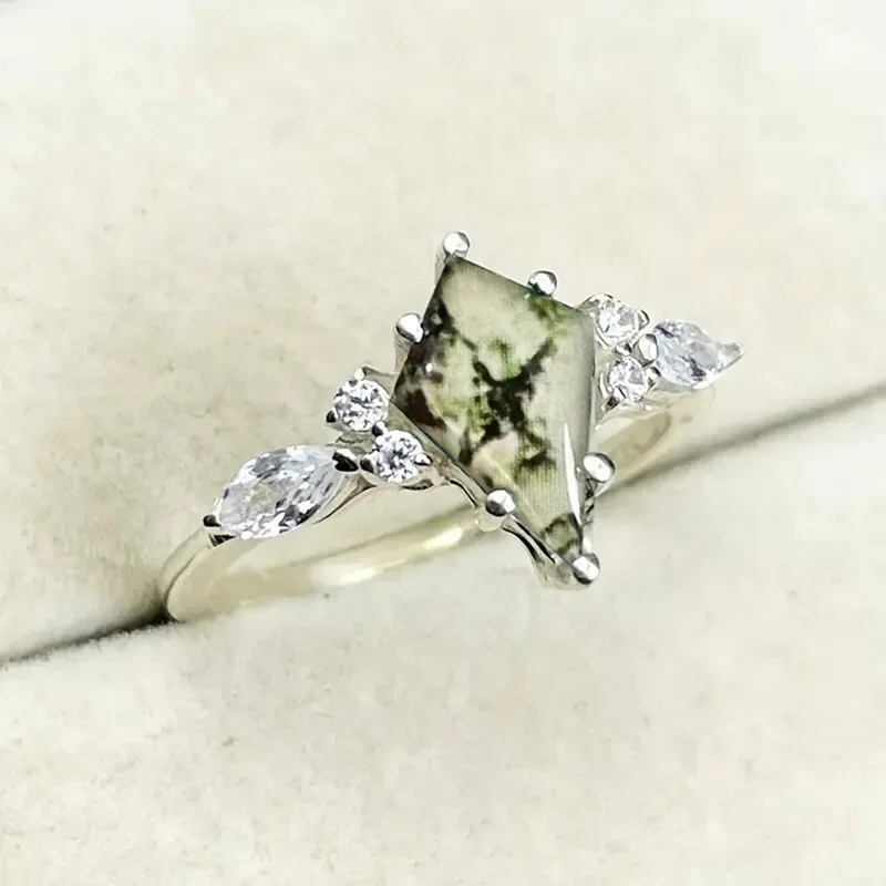 2025 New Marble Geometric Shining Zircon Banquet Attending Ring Female Design Fashionable Personalized Accessories