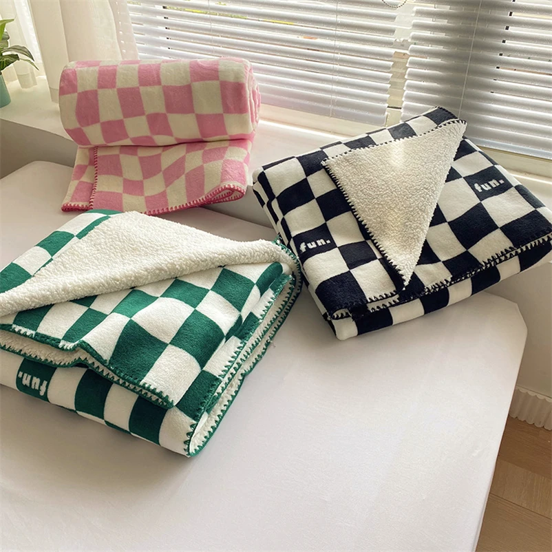 

Vintage Checkerboard Blanket Lamb Fleece Blanket Autumn and Winter Warm Fleece Blanket Nordic Sofa Nap Blanket