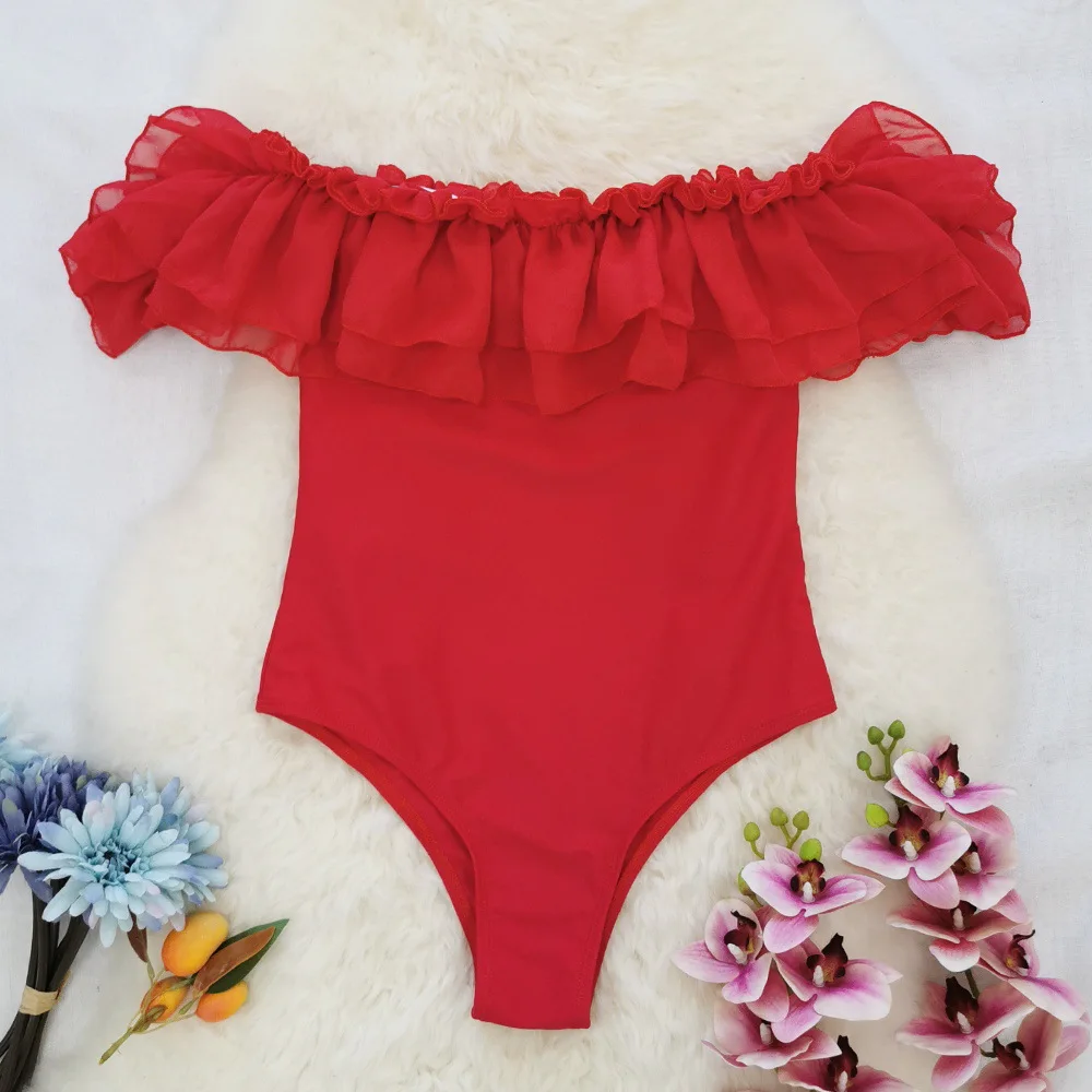 2025年セクシービキニ女性用水着レッドオフショルダービキニセットラッフルブラジリアンビーチウェア水着ビキニ