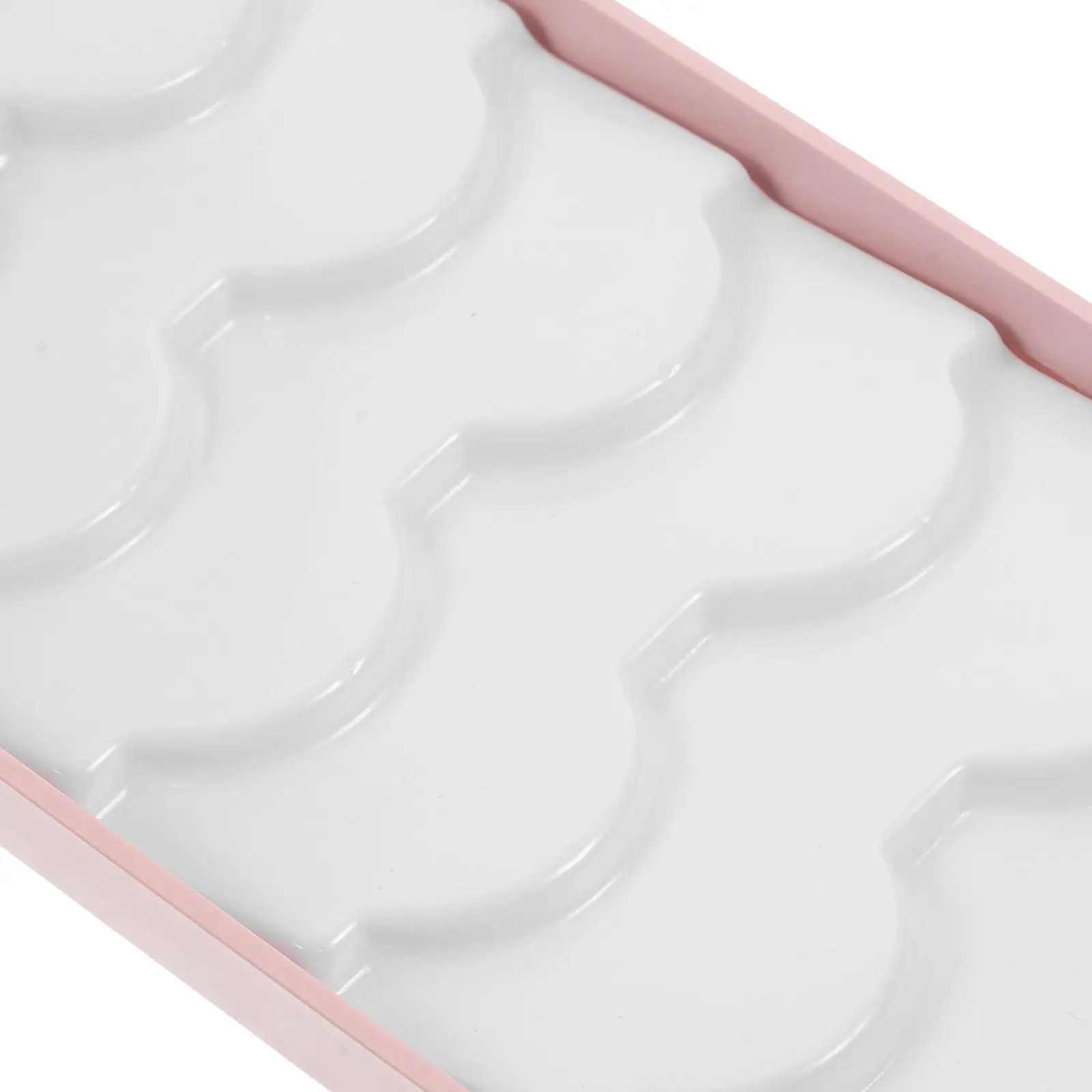 

Eyelash Holder Case with LED Light and Makeup Mirror for Easy False Lash Application on-The-Go Travel Friendly Lightweight