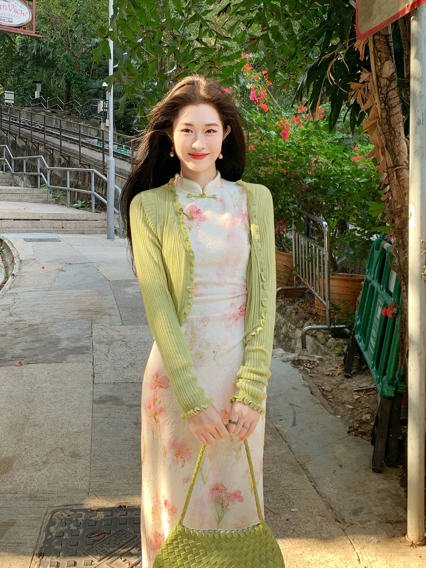 

Новое китайское платье-ципао Lingi с длинным рукавом, вышивкой, приталенное, для ранней весны, винтажное, плиссированное, женское, с цветочным принтом