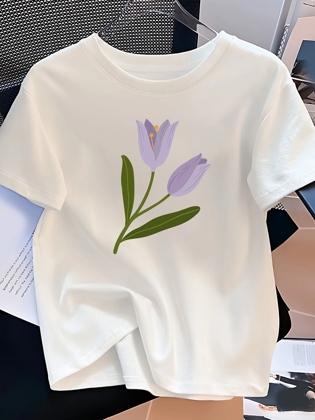Women's Casual Crew Neck T-shirt with A Vibrant Tulip Print. Short Sleeves for All-season Comfort and Commuting Graphic T Shirts