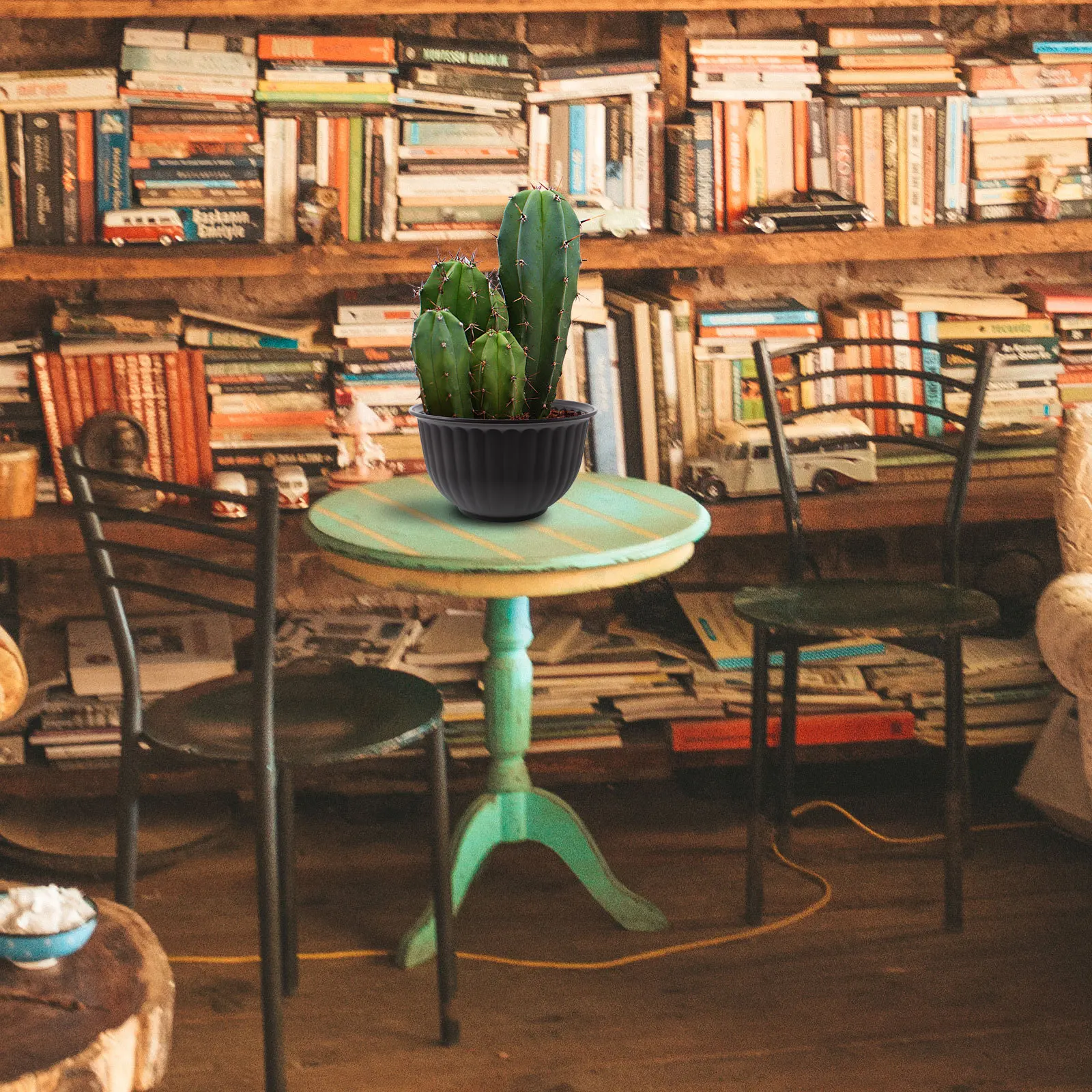 

Large Plastic Flower Pot Vintage Style Decorative Planter For Home Garden Indoor Plants Floral Arrangement Container