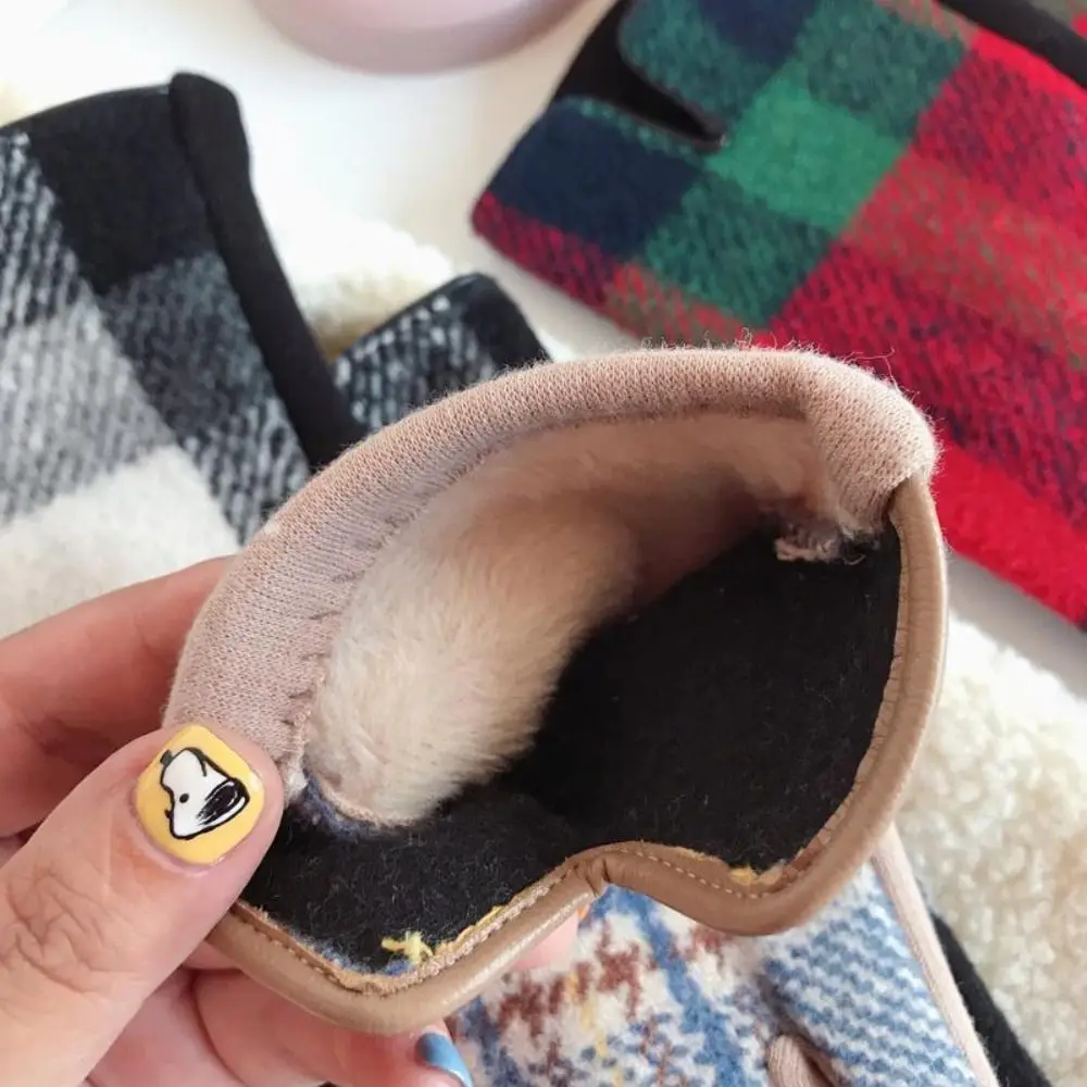 Warm Woollen Winter Gloves Plaid Soft Full Finger Mittens Touch Screen Skiing Gloves