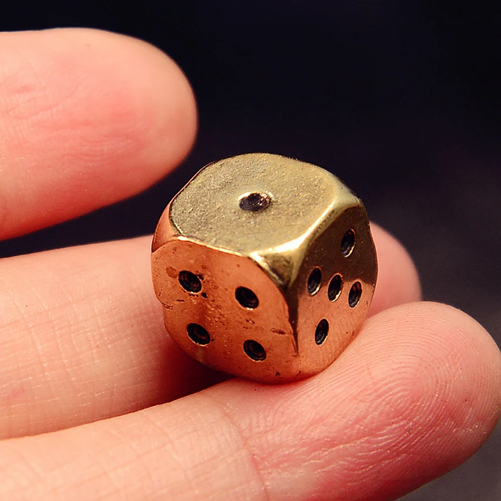 

6 Sided Vintage Brass Made Dice Creative Metal Cube Copper Craft for Poker Party Game Home Office Decor Collection Ornament Gift