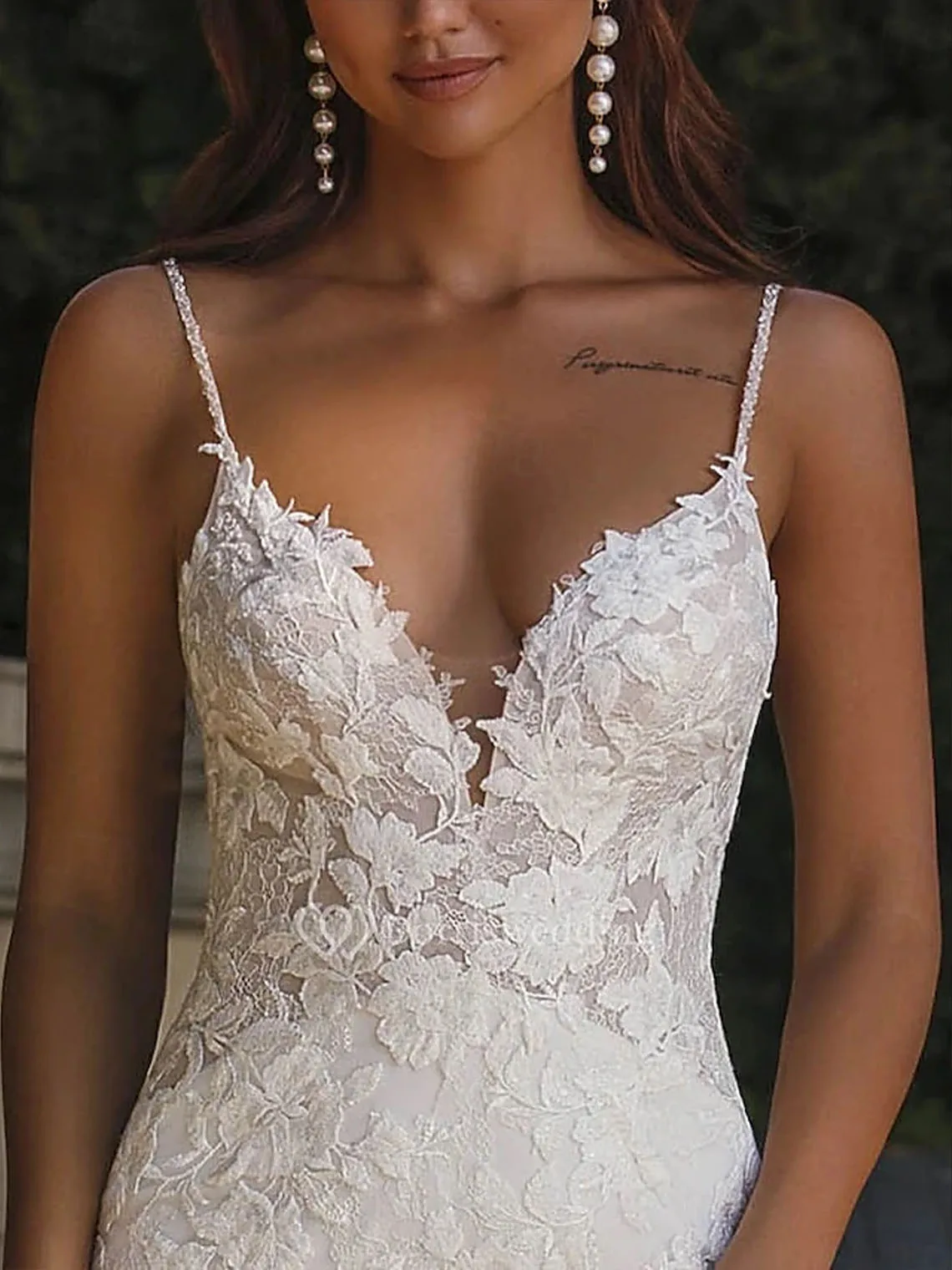 Elegant Lace Mermaid Wedding Dress V Neck Sleeveless Appliques Embroidery Bridal Gown Beach Wedding 2025 Free Customized