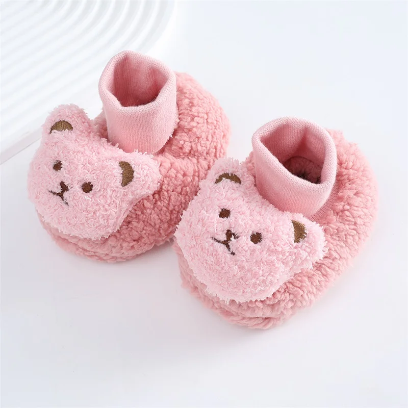 Sepatu bot bulu domba untuk bayi, sepatu kaus kaki kasual hangat dengan boneka kartun musim dingin untuk balita bayi