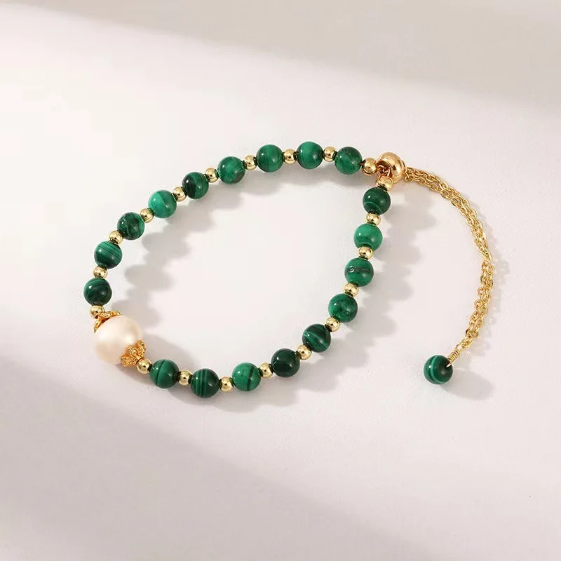 Новый стиль, модный малахитовый камень, натуральный пресноводный жемчуг, 14-каратное золото, женский короткий браслет-цепочка с бусинами, никогда не выцветает, дешево Новый стиль, модный малахитовый камень, натуральный пресноводный жемчуг, 14-каратное золото, женский короткий браслет-цепочка с бусинами, никогда не выцветает, дешево