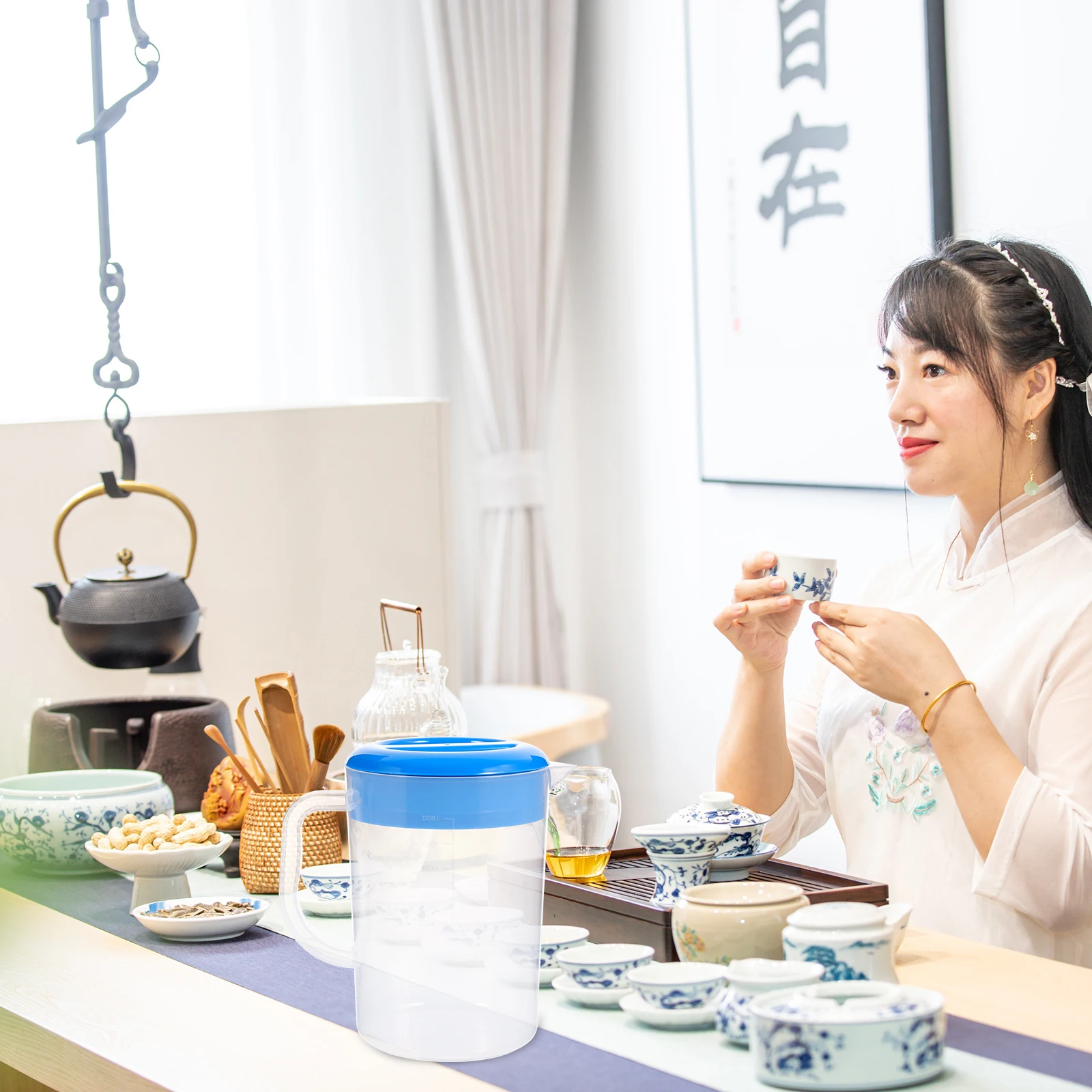 

Plastic Pitcher Cold Water Jug Iced Tea Juice Large Capacity Portable H Pitchers for Drinks Lemonade Beverages