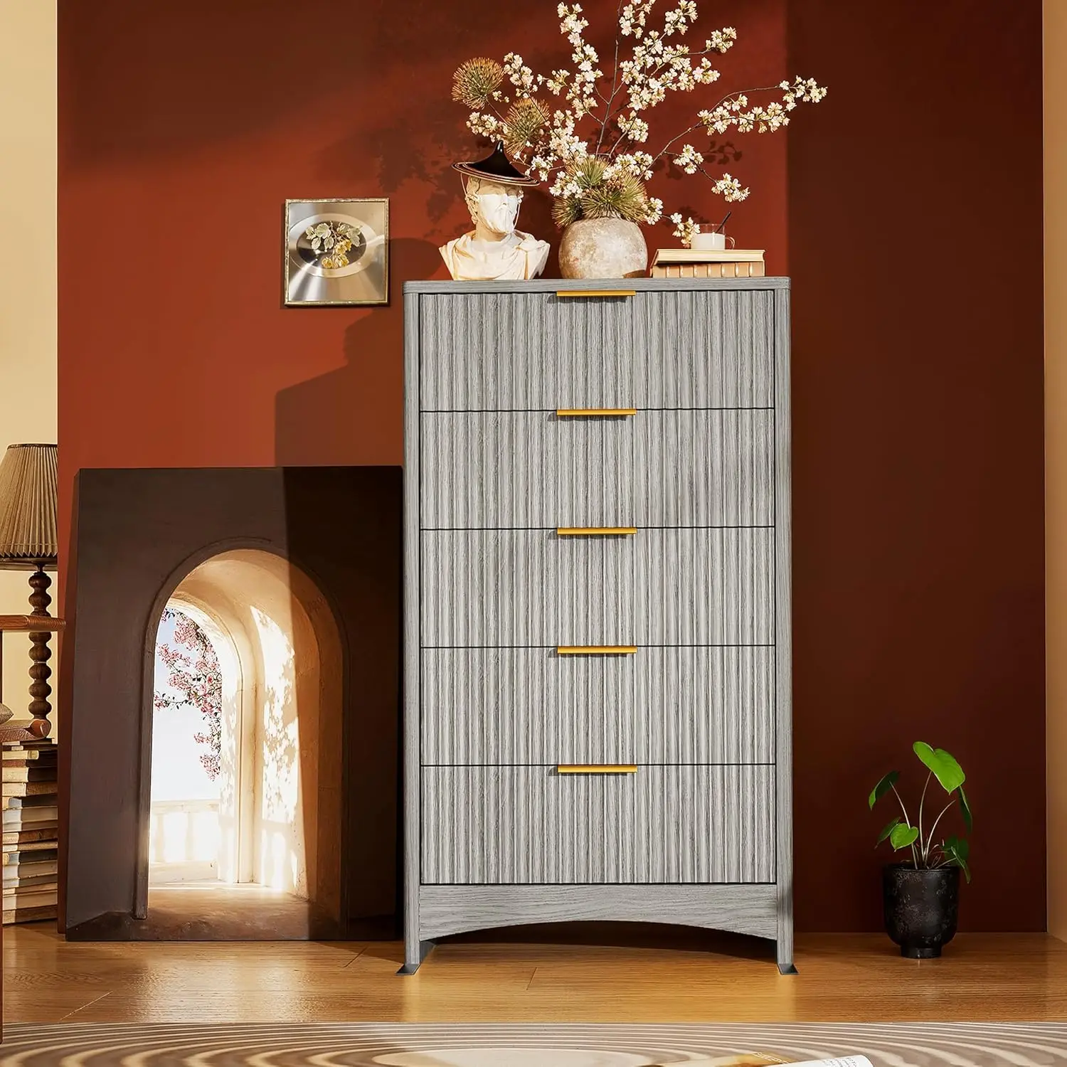 

Высокий деревянный комод с 5 ящиками и плавно выдвижными ящиками-органайзерами, современное решение для хранения вещей в спальнях и прихожих, с возможностью индивидуальной настройки