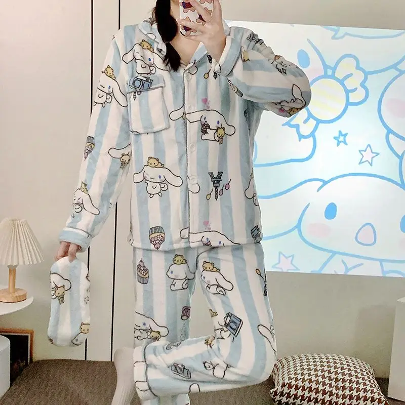 

Женский плюшевый термофланелевой пижамный комплект Pochacco 2025 года, осенне-зимний уютный теплый домашний костюм с длинными рукавами для дома