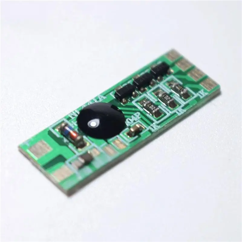 ABSQ-10PCS LED Chip di controllo della luce lampeggiante rapido Modulo IC a 3 vie Tensione 3-12V per controllo strobing del modello di aereo RC