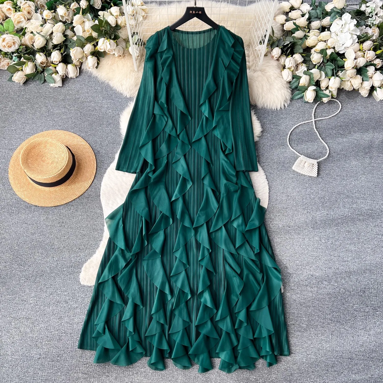 

Runway Elegant Spring Autumn Miyake Pleated Long Vestido Fashion Women O-Neck Ruffles Long Sleeve Bodycon Party Robe