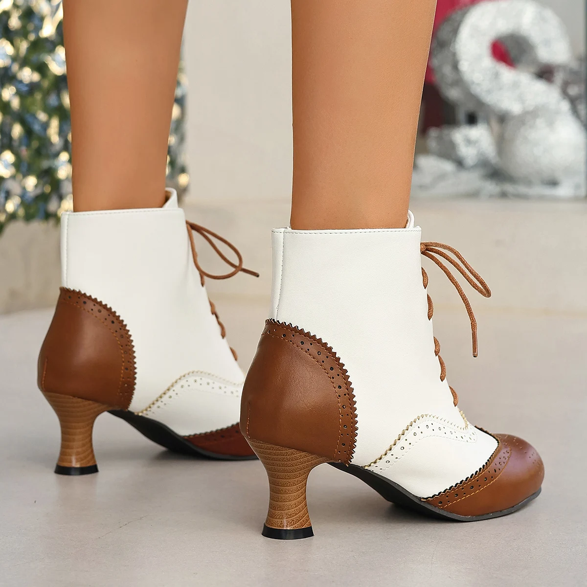 Women's Victorian Ankle Boots Two Tone Perforated Wingtip Brogues with Stacked Heels Lace up Cosplay Halloween Shoes