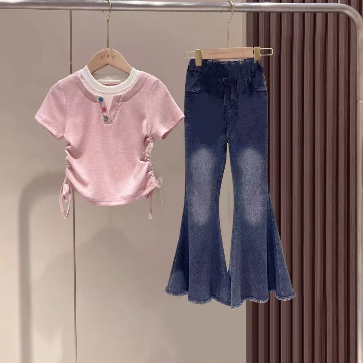 

Girls' Summer Set Fashion New Children's Fake Two piece Short sleeved T-shirt+Cowboy Bellbottom Pants Two piece Set