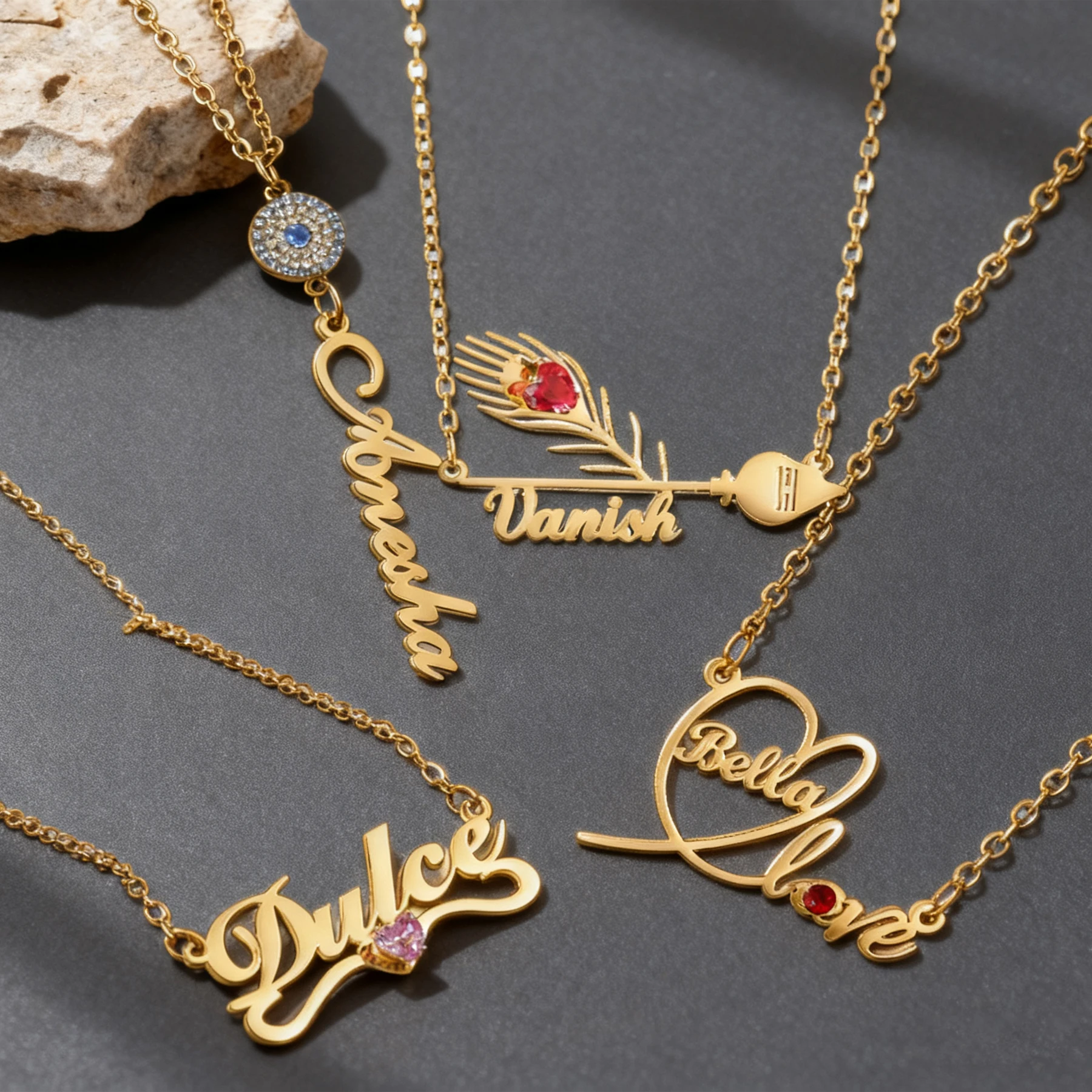 Acheerup – collier de plumes avec nom personnalisé pour femmes et hommes, en acier inoxydable, lettres personnalisées, chaîne en pierre de cœur, ras du cou, bijoux cadeaux